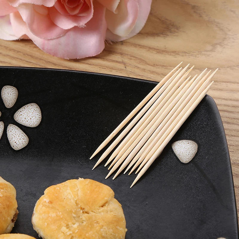 Customizable Disposable Wooden Toothpicks Biodegradable Eco-Friendly Free Sample Available 6.5cm 100pcs/Box for Restaurants Home